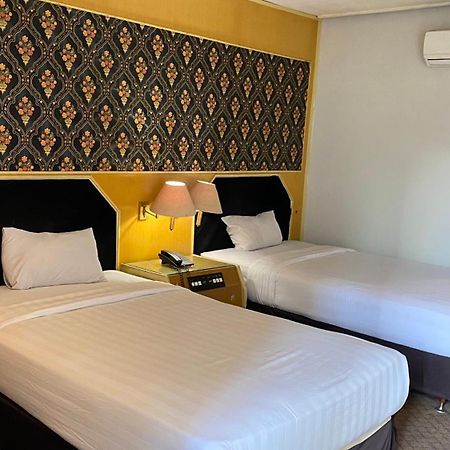 Mas Graha Hotel Pekanbaru Esterno foto