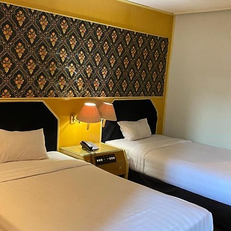 Mas Graha Hotel Pekanbaru Esterno foto