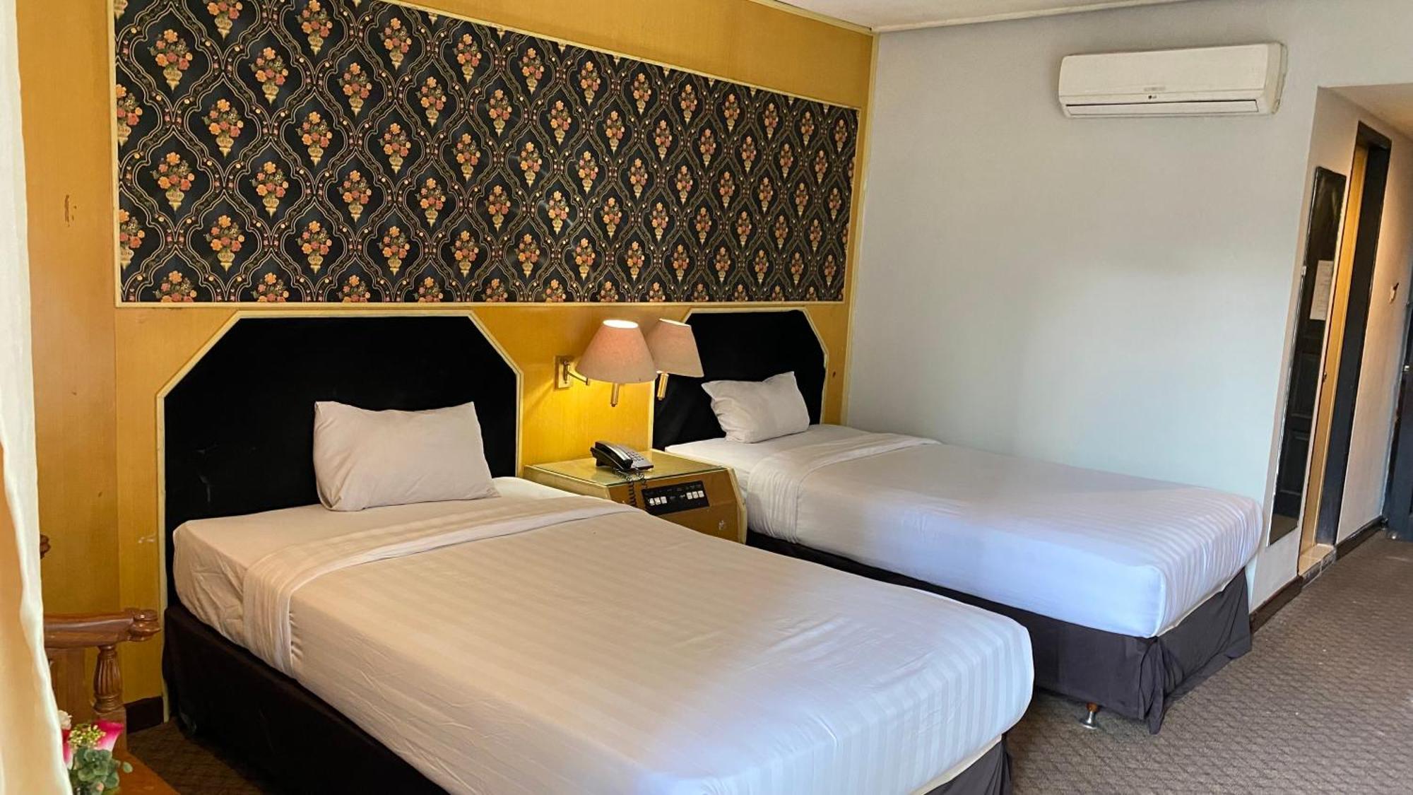 Mas Graha Hotel Pekanbaru Esterno foto