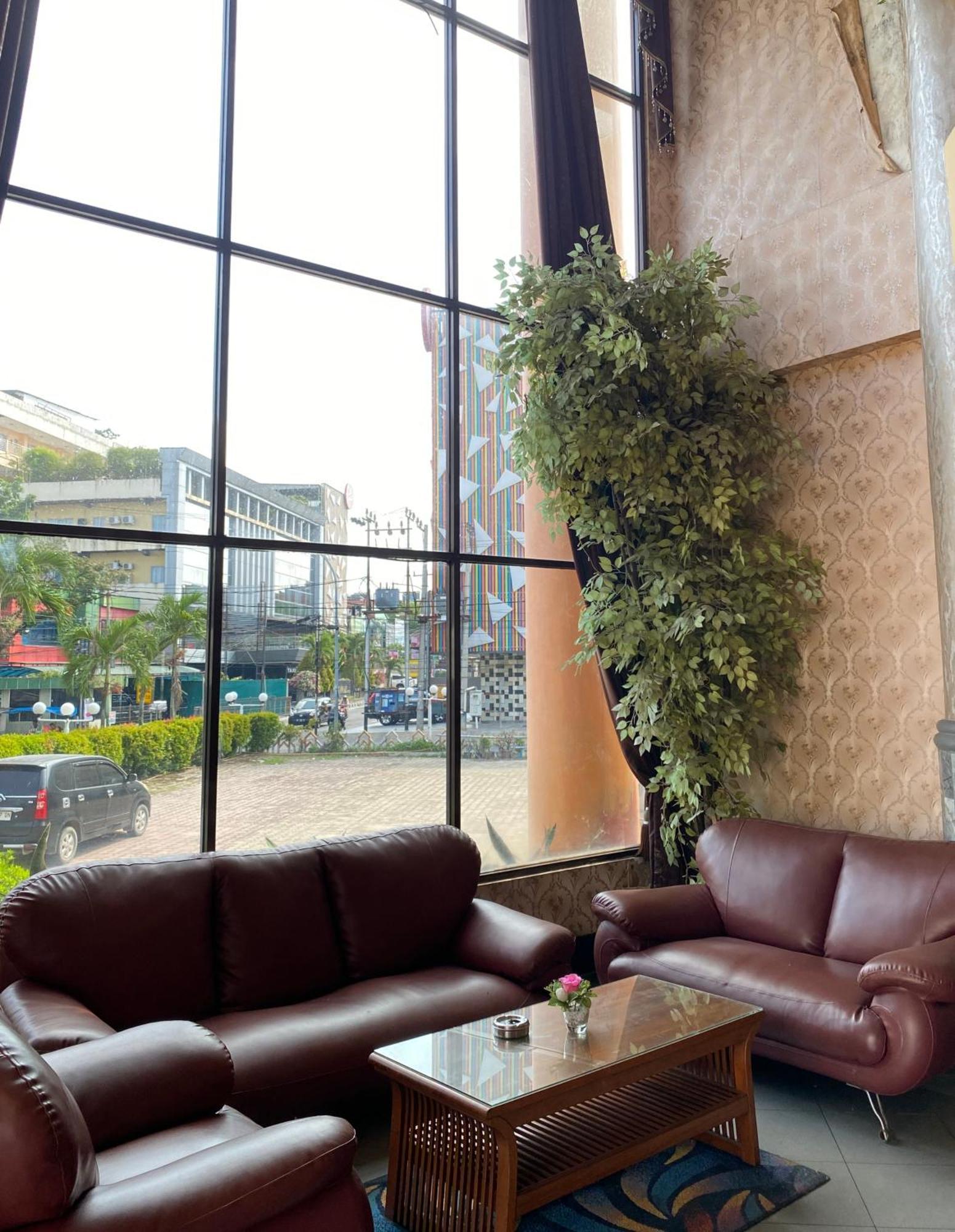 Mas Graha Hotel Pekanbaru Esterno foto